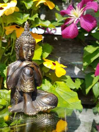 Sitzende Buddha Figur