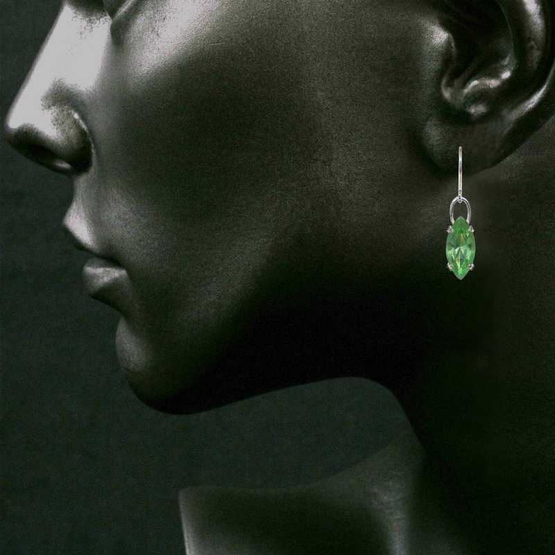 Ohrhänger mit Navette Swarovski Kristallen Farbe: Peridot Grün